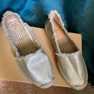Castaner Womens Kito Gold Metallic Slip On Fringe Espadrilles Flats NIB